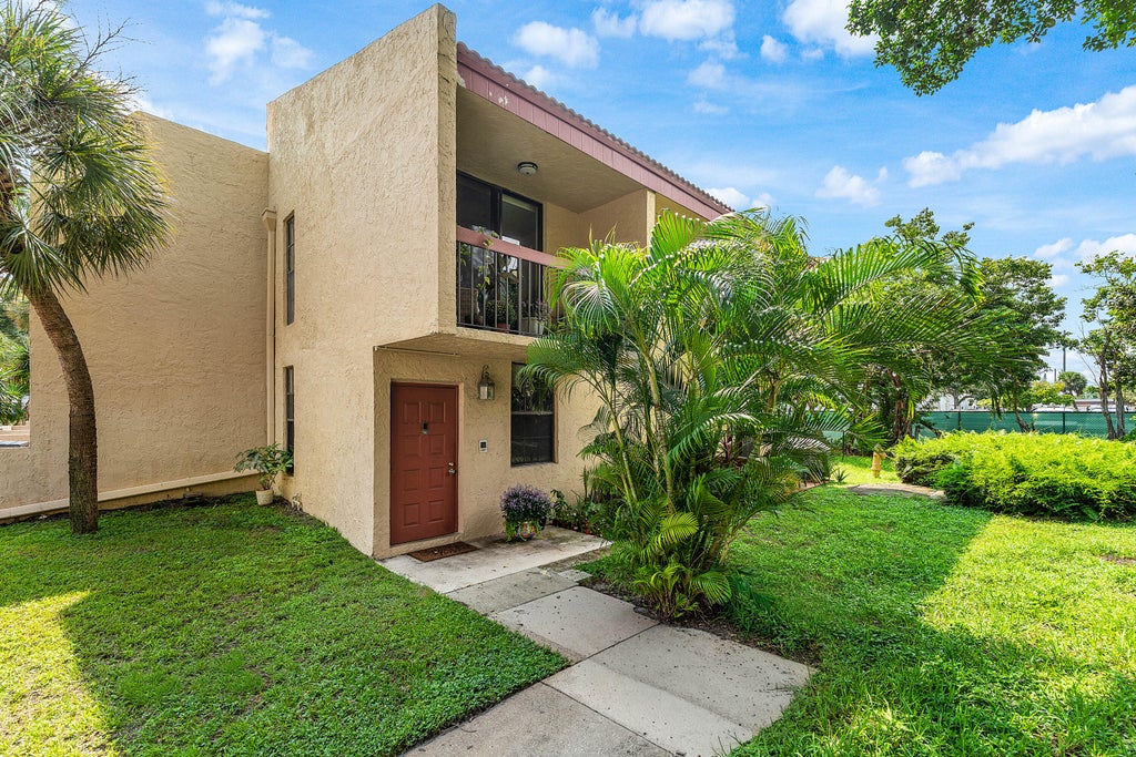 Photo of 781 SE 1st Way, Deerfield Beach, FL 33441 (MLS # B26090363)