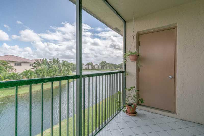 Racquet Club Apts 9A So - Residential