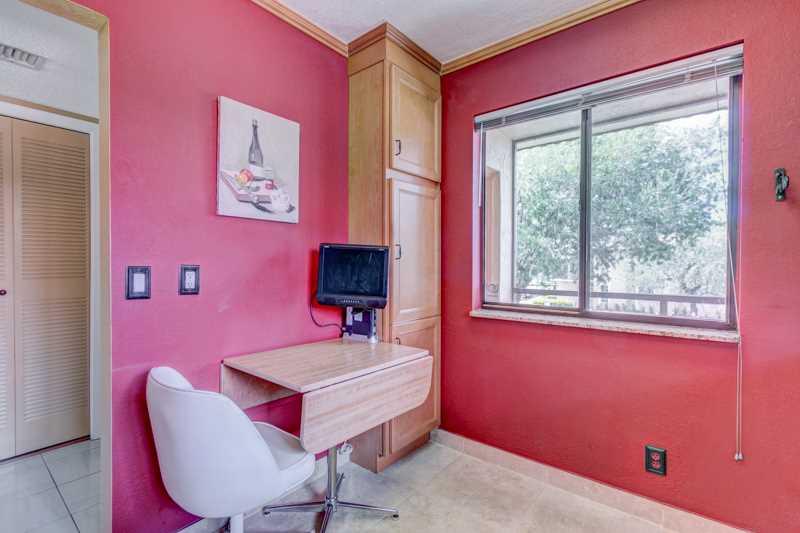 Racquet Club Apts 9A So - Residential