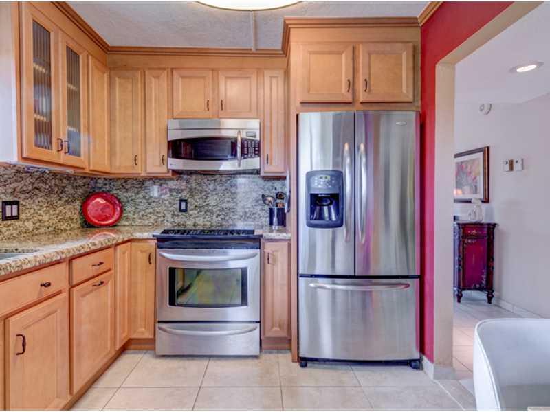 Racquet Club Apts 9A So - Residential