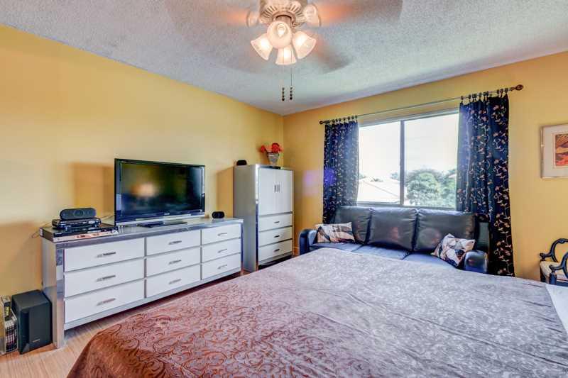 Racquet Club Apts 9A So - Residential