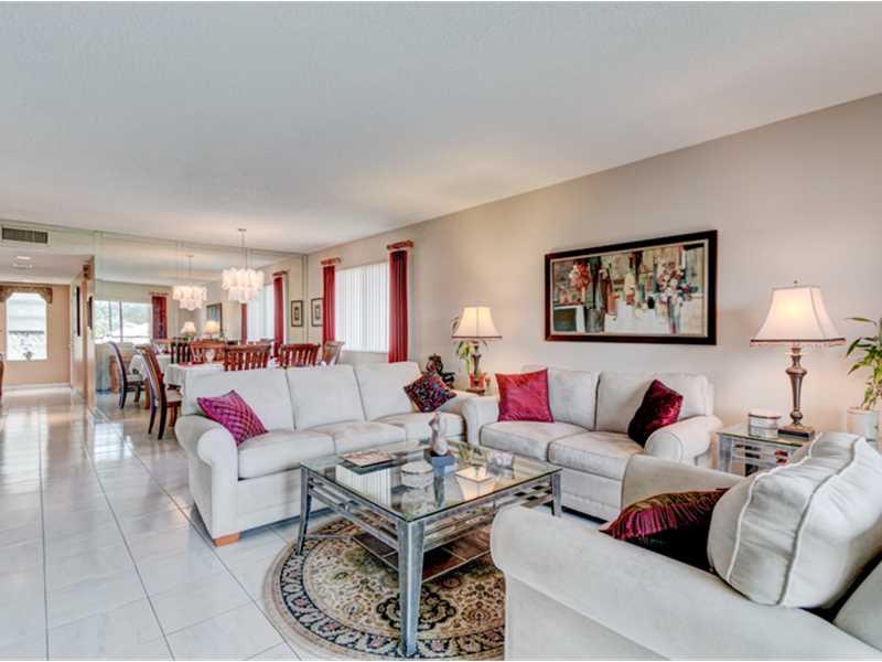 Racquet Club Apts 9A So - Residential