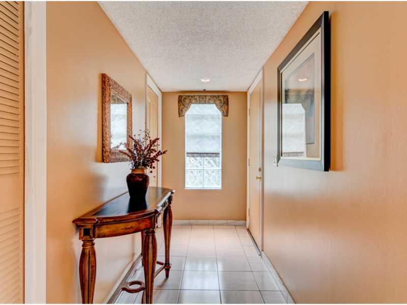 Racquet Club Apts 9A So - Residential