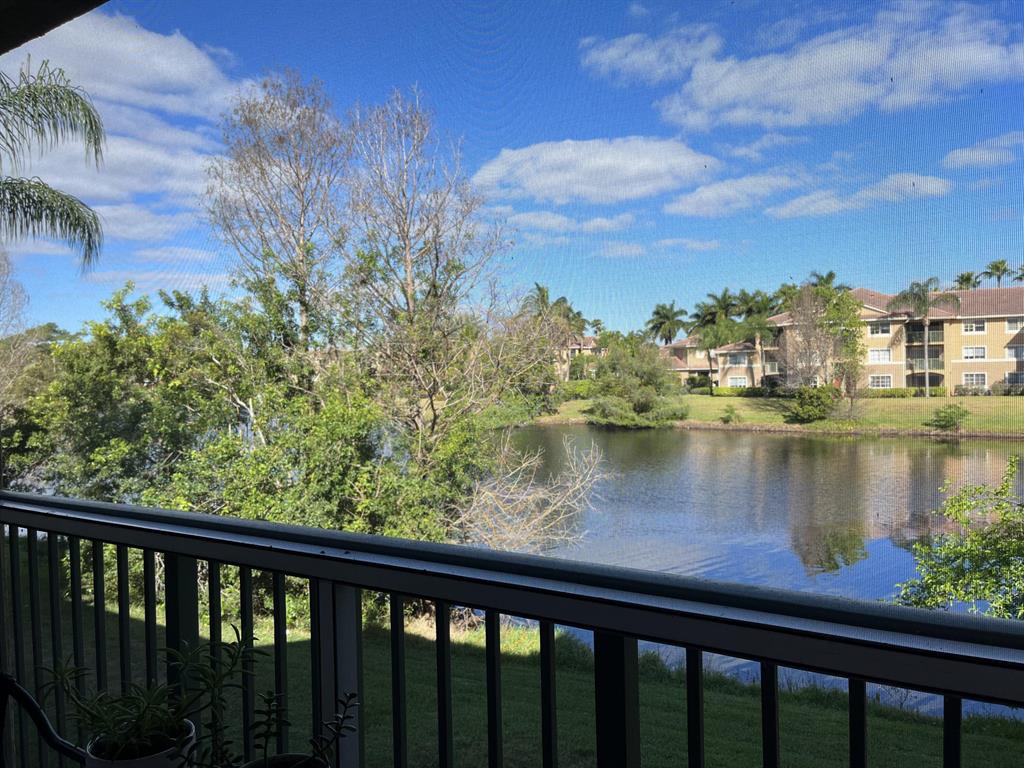 ABSOLUTELY GORGEOUS UNIT WITH BREATHTAKING VIEWS. ENJOY LIVING IN THIS RENOVATED UNIT WITH ITS STAINLESS STEEL APPLIANCES, GRANITE COUNTERTOPS AND FULL SIZE WASHER AND DRYER. PORTOFINO OFFERS HEATED POOL, JACUZZI, FITNESS CENTER WITH PELOTON, INDOOR RACQUETBALL COURT, TENNIS COURT AND SO MUCH MORE. LOCATED JUST WEST OF US1, PORTOFINO IS MINUTES AWAY FROM THE BEACH, LOCAL RESTAURANTS AND SHOPPING!