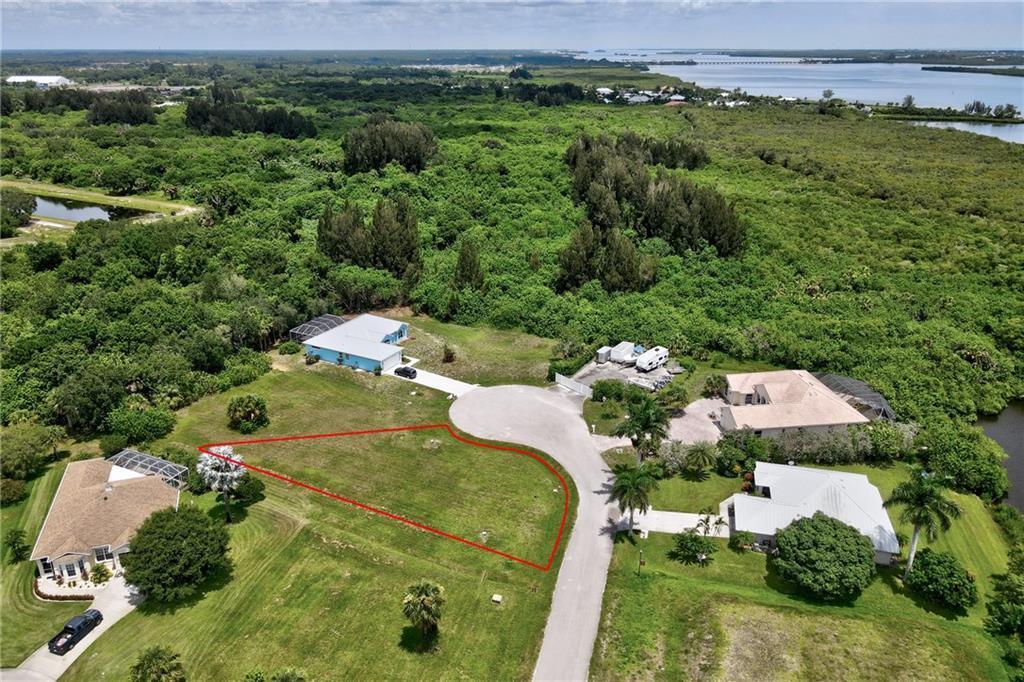 7465 32nd Court, Vero Beach, FL, 32967/$199,900 4 7465 32nd Court