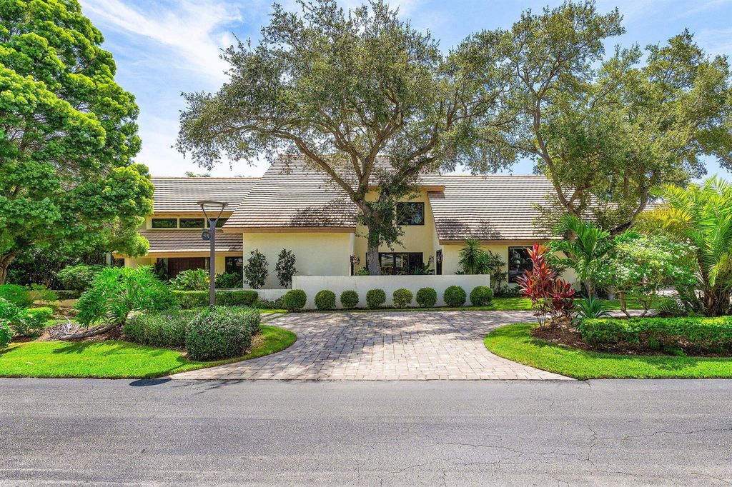 Photo of 4140 Sanctuary Lane, Boca Raton, FL 33431 (MLS # R11150419)