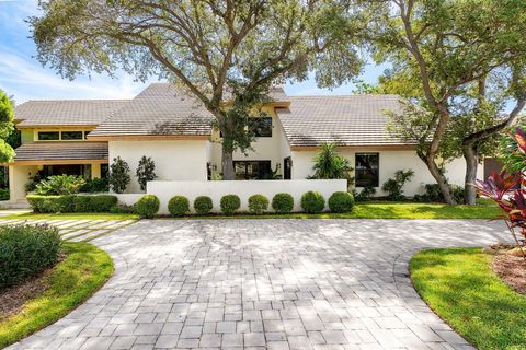 Photo of 4140 Sanctuary Lane, Boca Raton, FL 33431 (MLS # R11150419)