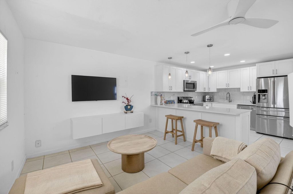 Photo of 154 Valencia G #G, Delray Beach, FL 33446 (MLS # R11143311)