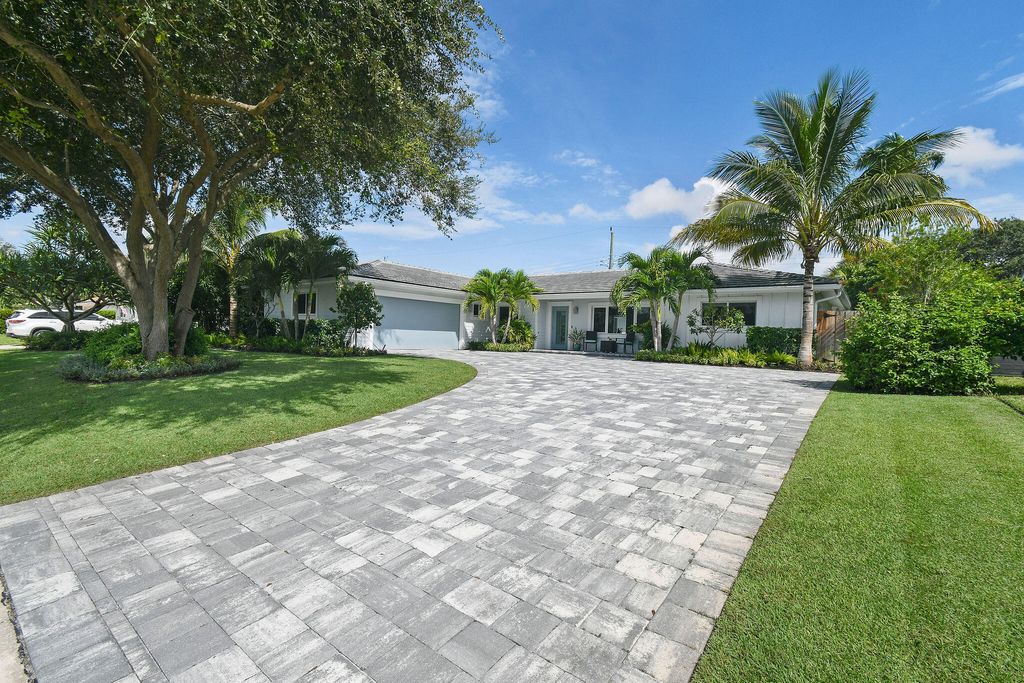 Photo of 2083 Ardley Court, North Palm Beach, FL 33408 (MLS # R11018441)