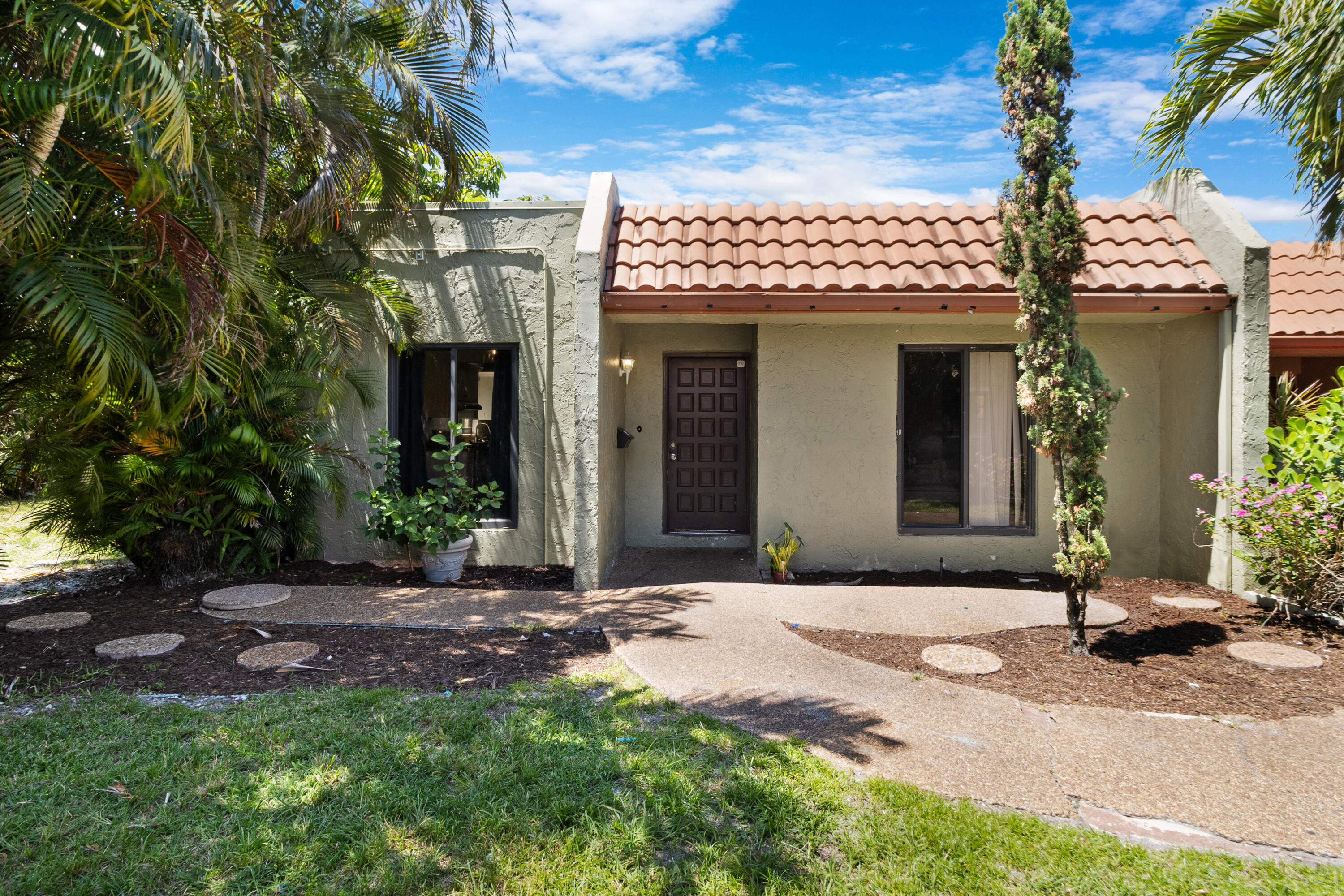 DEERFIELD PLAZA - Residential
