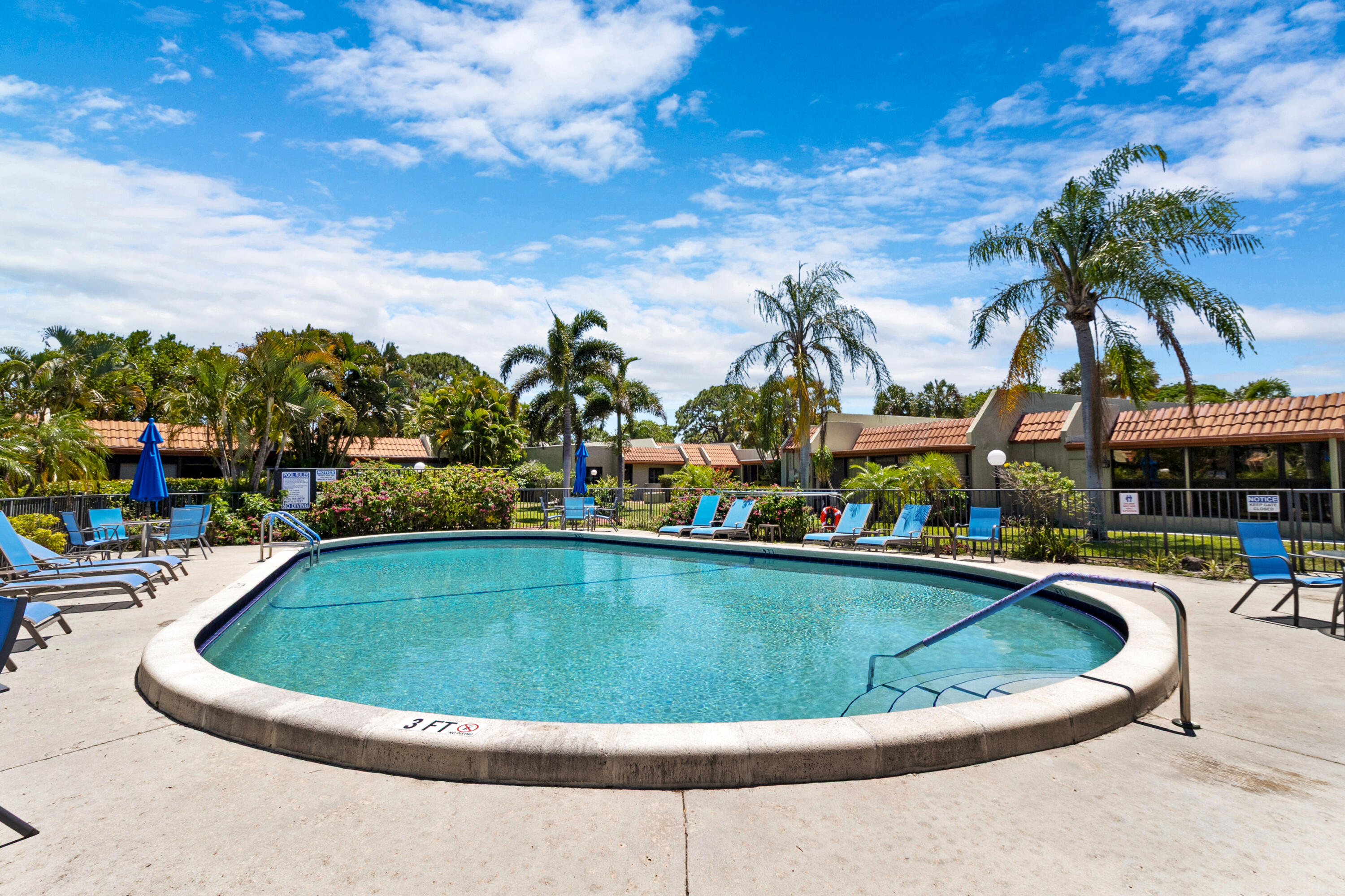 DEERFIELD PLAZA - Residential