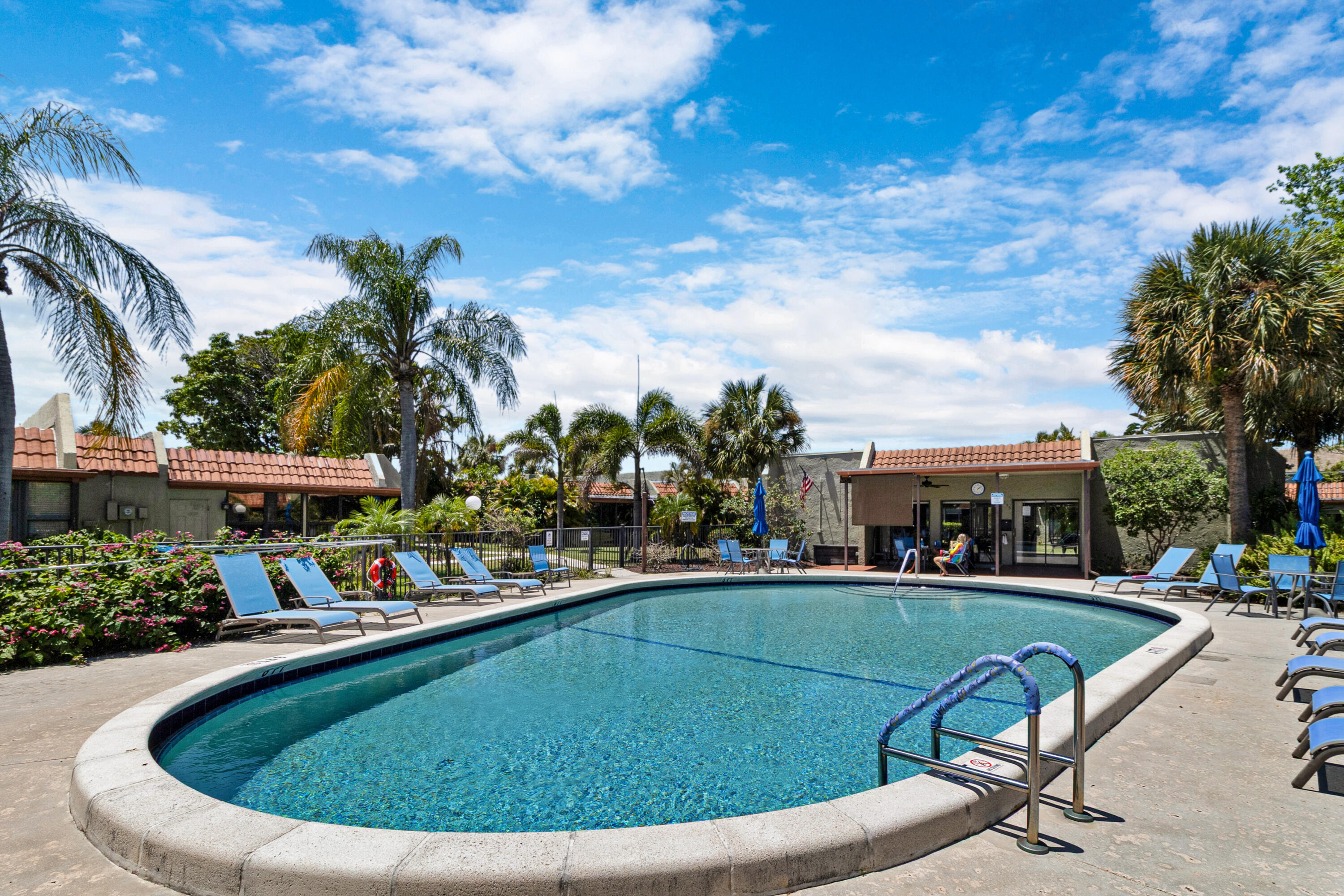 DEERFIELD PLAZA - Residential