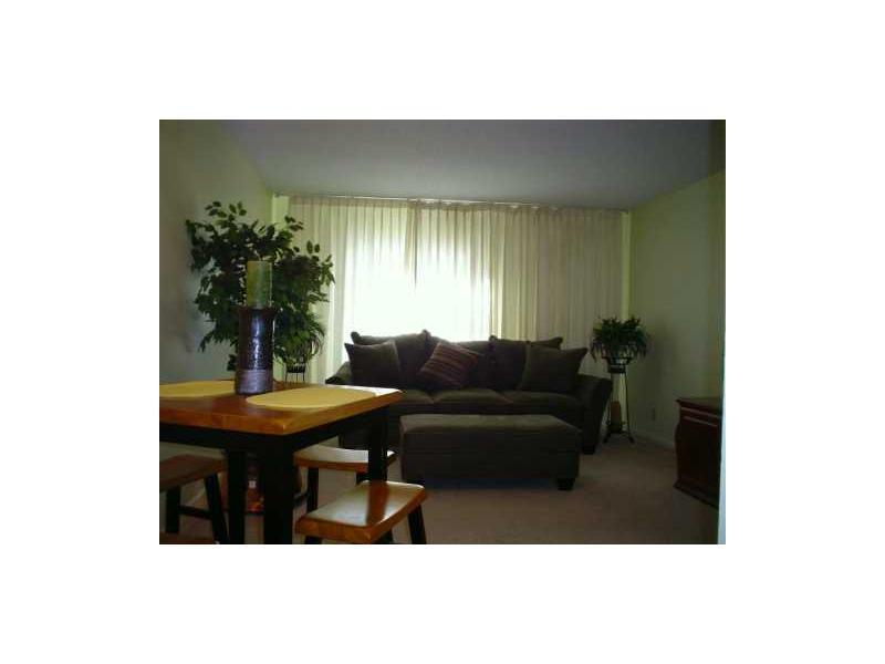 IMPERIAL POINT COLONNADES - Residential Lease