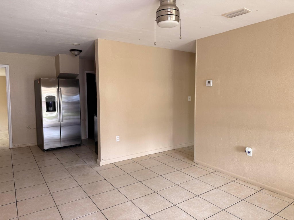Photo of 1604 Zephyr Avenue, Fort Pierce, FL 34982 (MLS # B26037192)