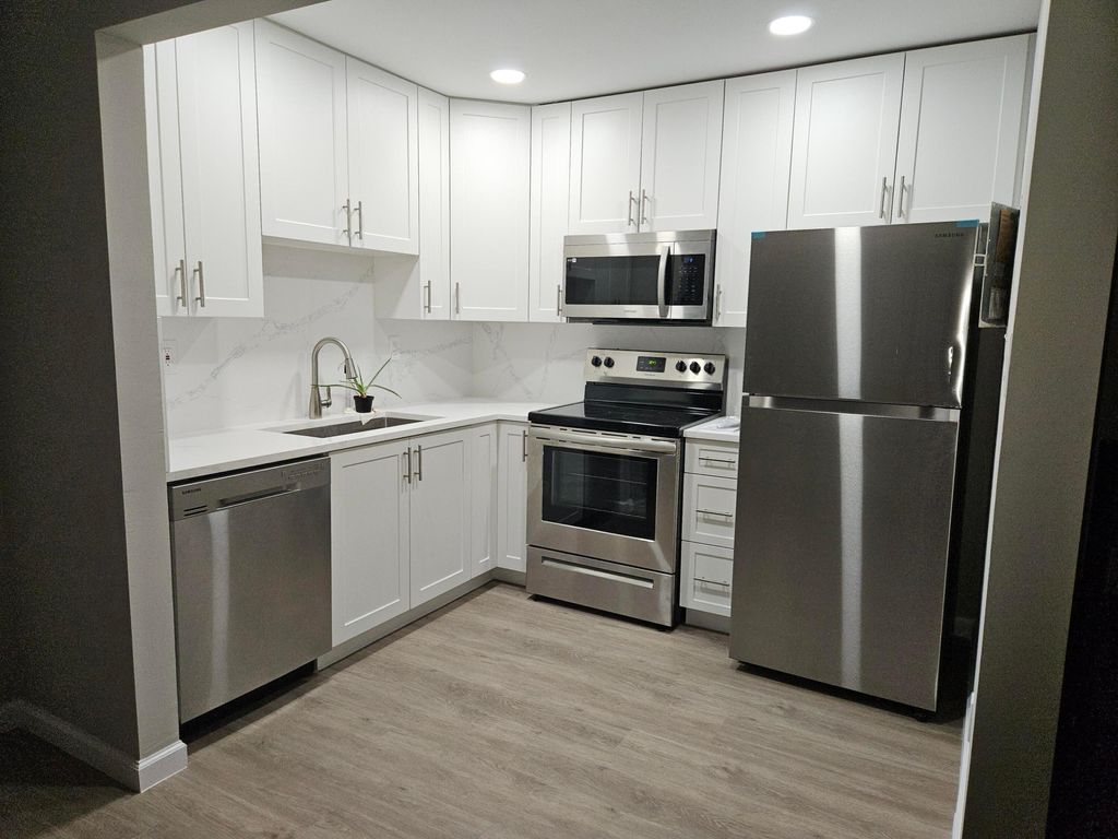 Photo of 801 Flanders Q Dr, Delray Beach, FL 33484 (MLS # B26017411)