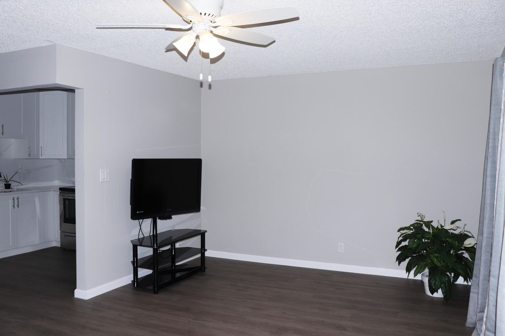 Photo of 801 Flanders Q Dr, Delray Beach, FL 33484 (MLS # B26017411)