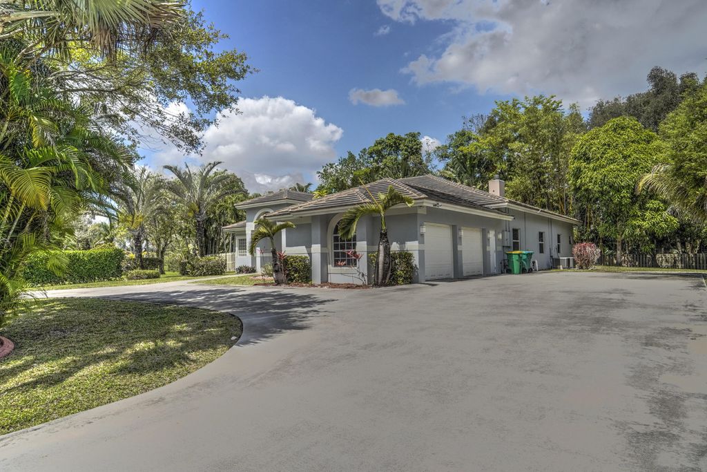 Photo of 12251 NW 20th Court, Plantation, FL 33323 (MLS # B26001245)