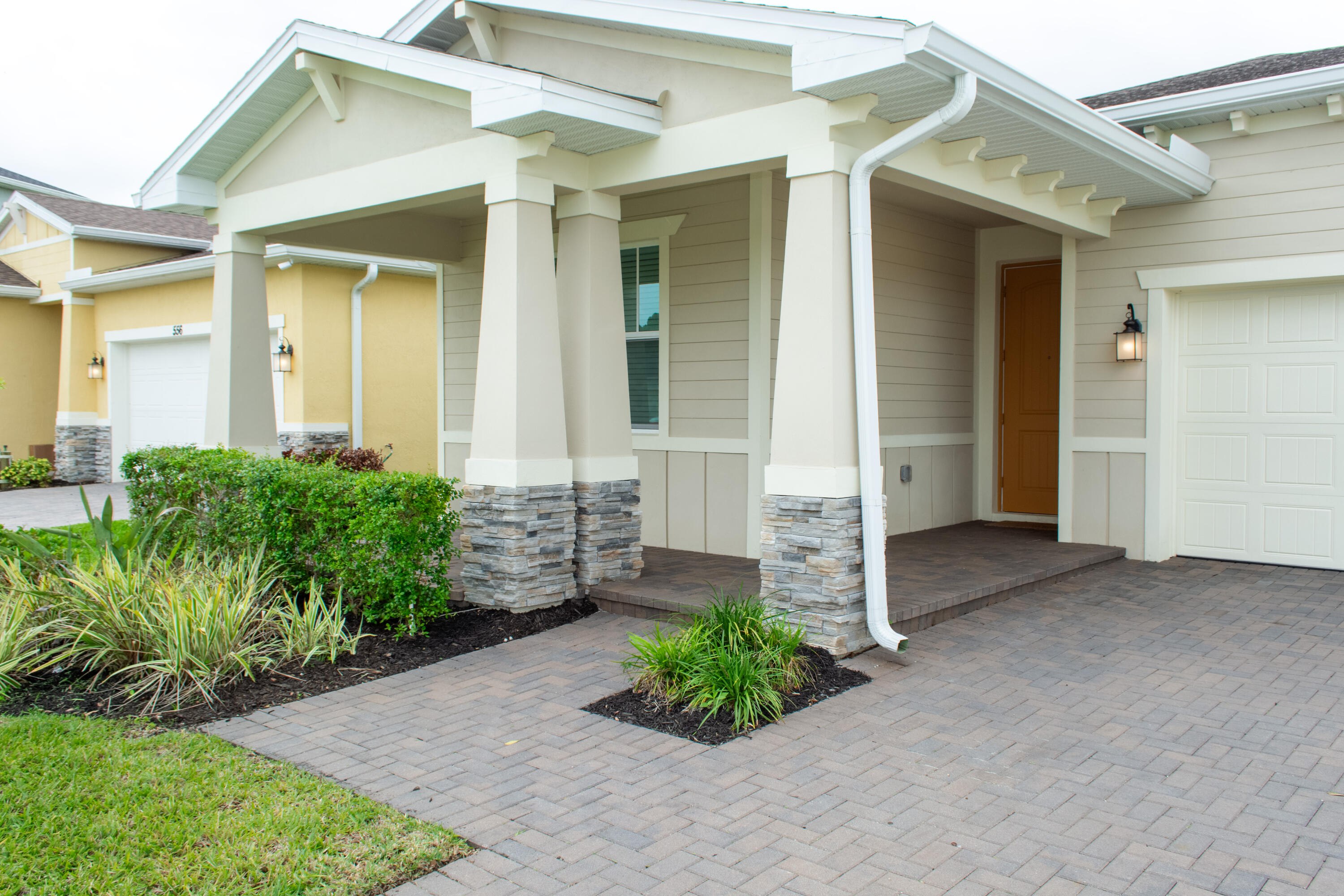 PALM VISTA EVERLANDS - Residential