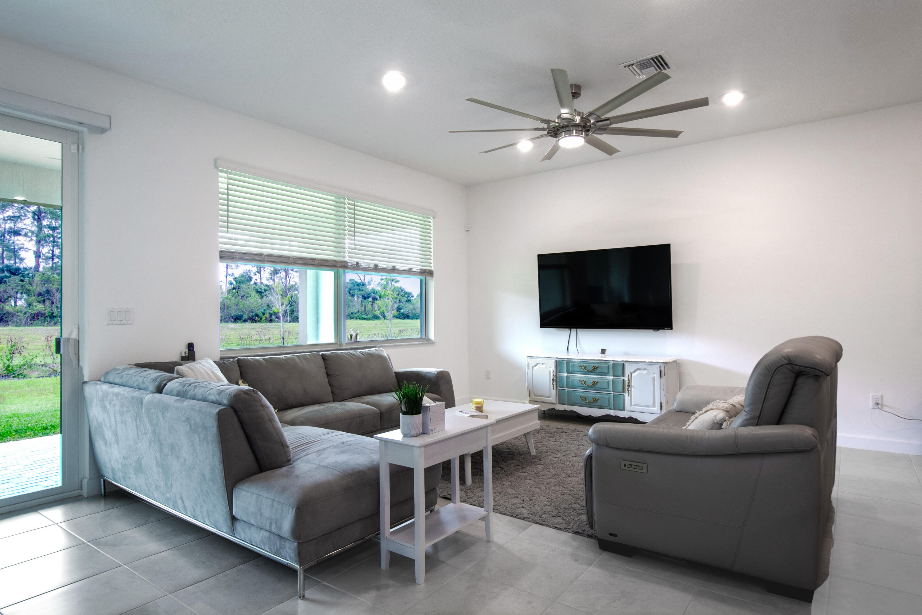 PALM VISTA EVERLANDS - Residential