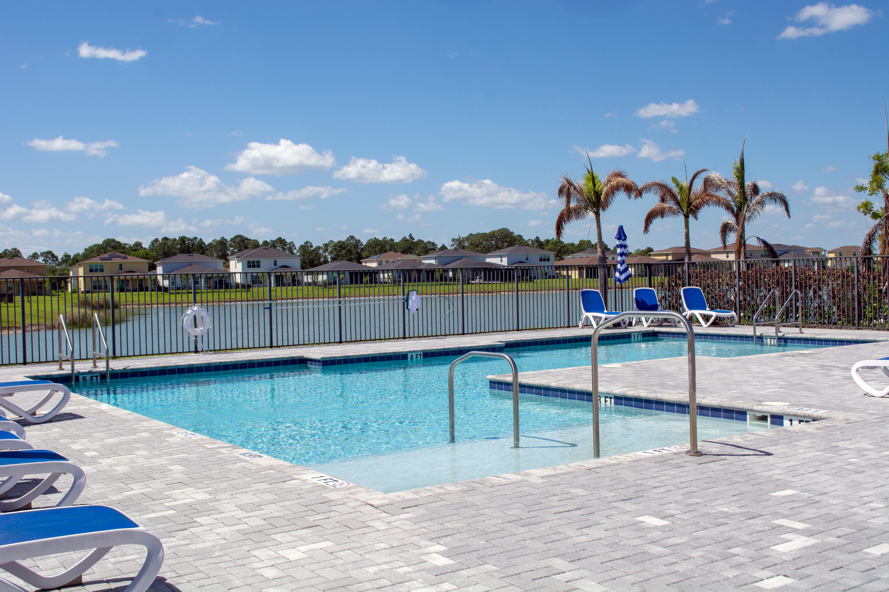 PALM VISTA EVERLANDS - Residential