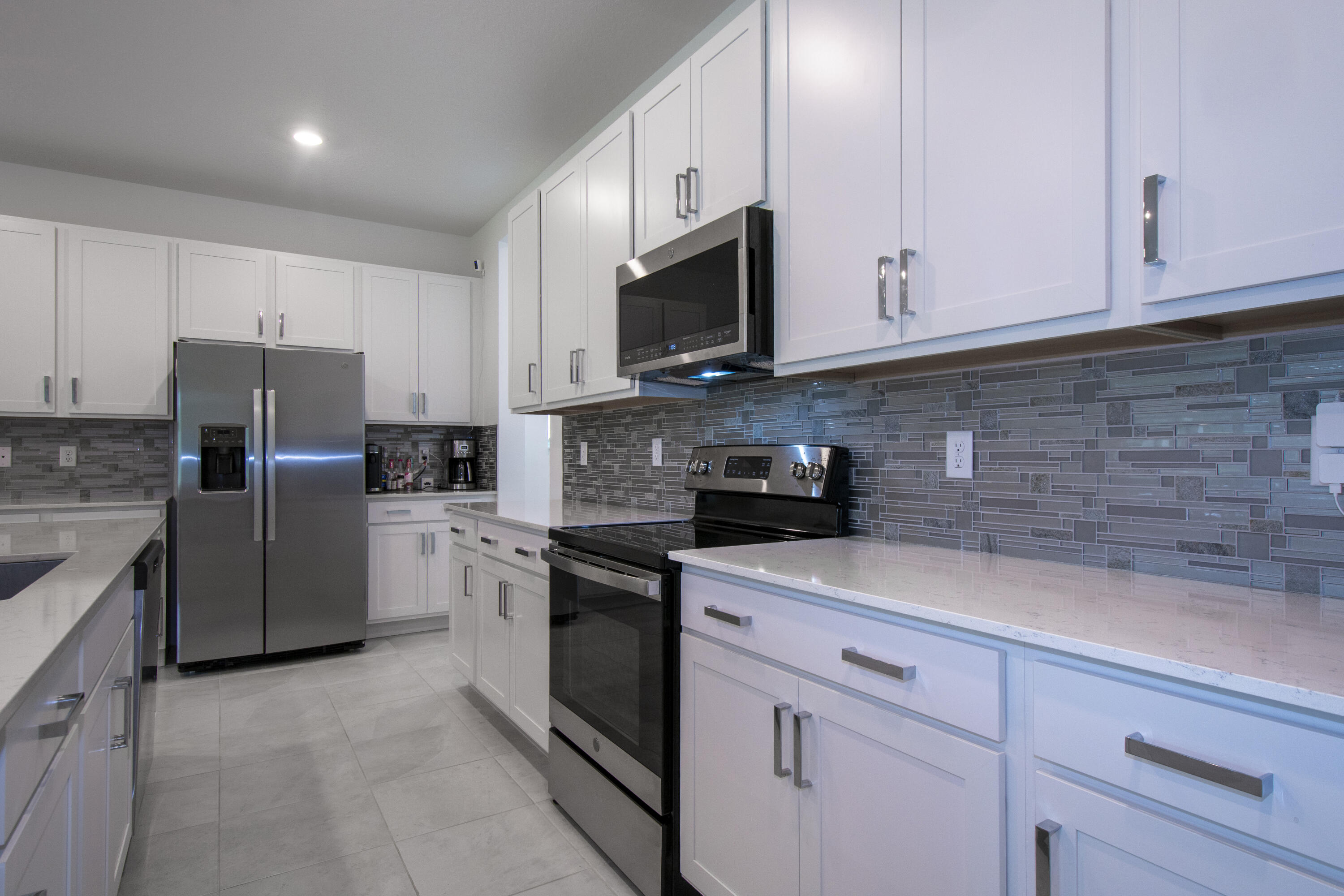 PALM VISTA EVERLANDS - Residential