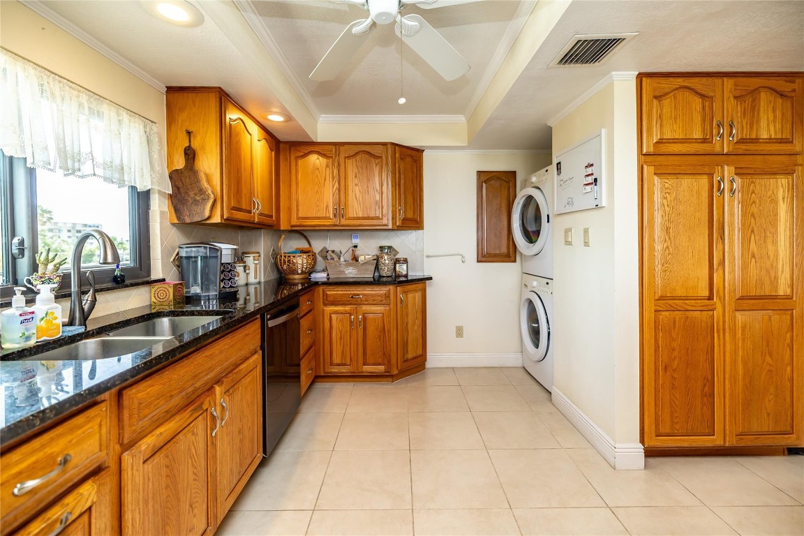 2100 TOWERS - Residential