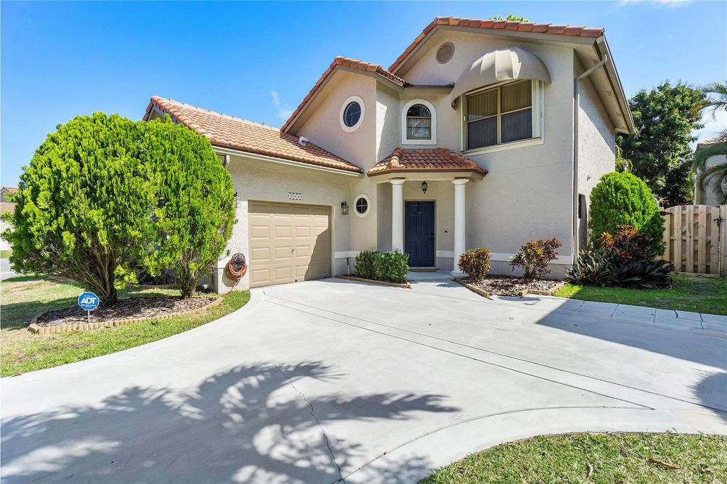 Photo of 1714 Shoreside Circle, Wellington, FL 33414 (MLS # F10411017)