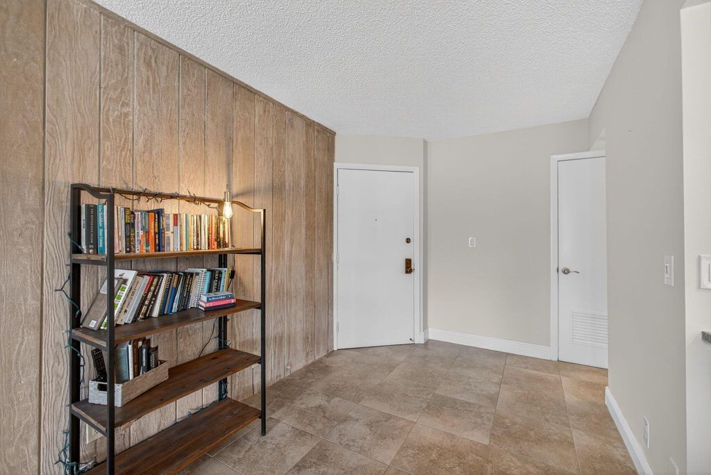 Photo of 1605 S Us Highway 1 #202v6, Jupiter, FL 33477 (MLS # R11108101)