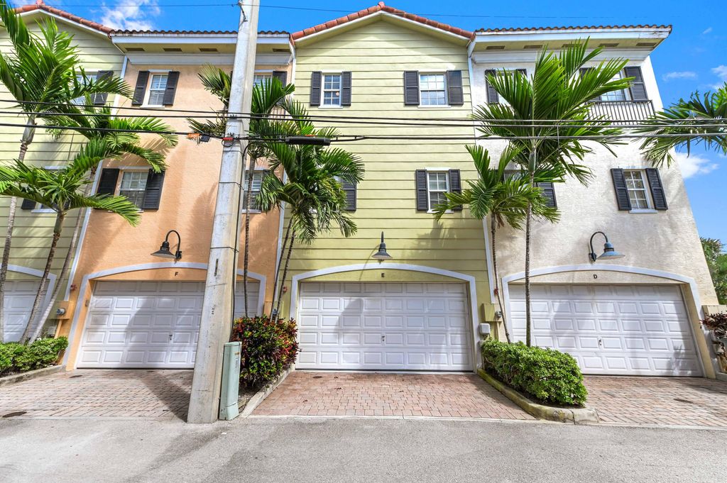 Photo of 150 NE 6th Avenue #E, Delray Beach, FL 33483 (MLS # R11140921)