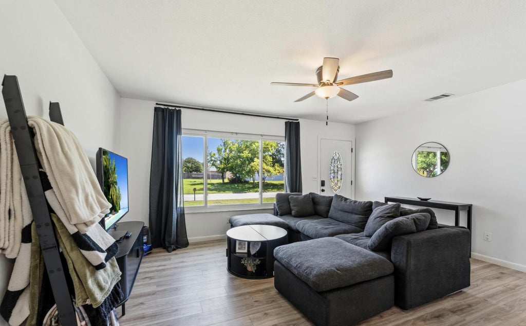 Photo of 745 21ST Street SW, Vero Beach, FL 32962 (MLS # B26078238)