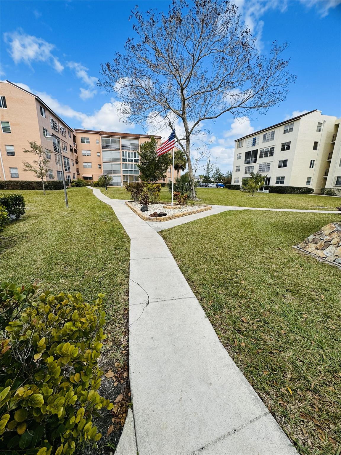 SOMERSET 1 - Residential