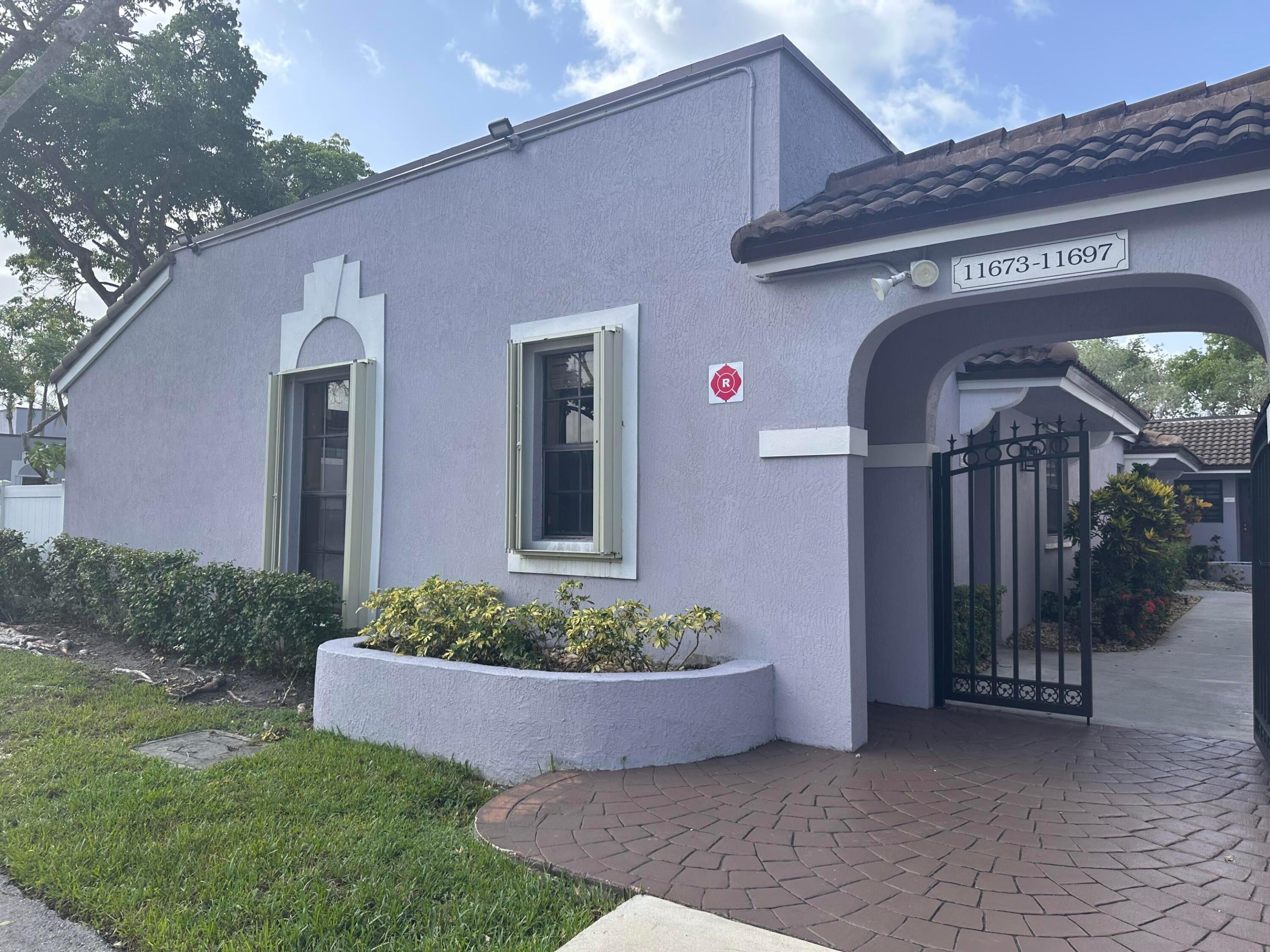 11673 NW 11th Street, Pembroke Pines FL 33026