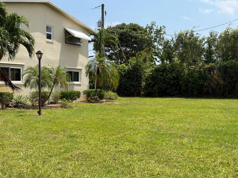 306 S Circle Drive 101 Boynton Beach FL 33435