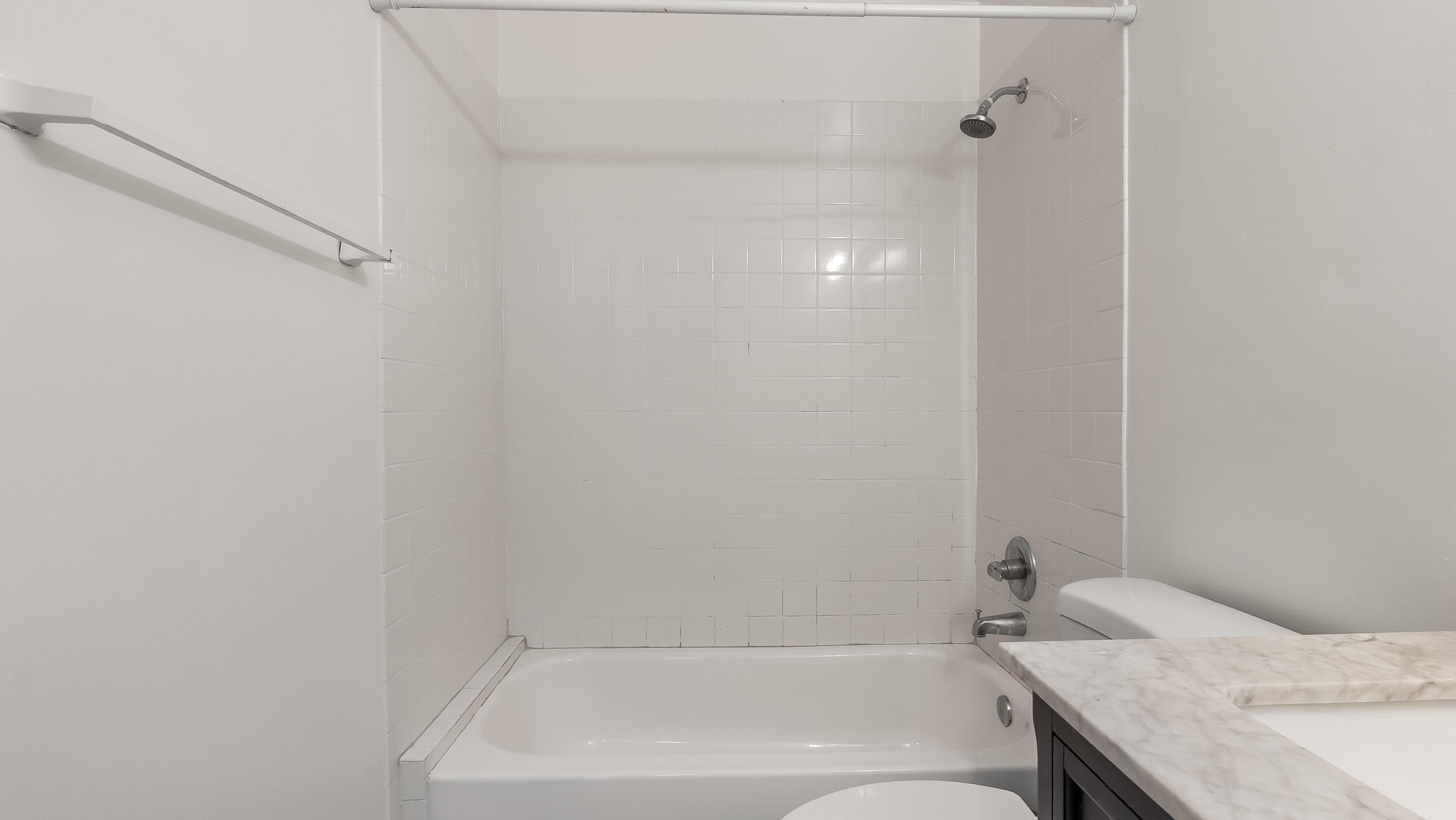 RIVERSIDE - Residential Lease