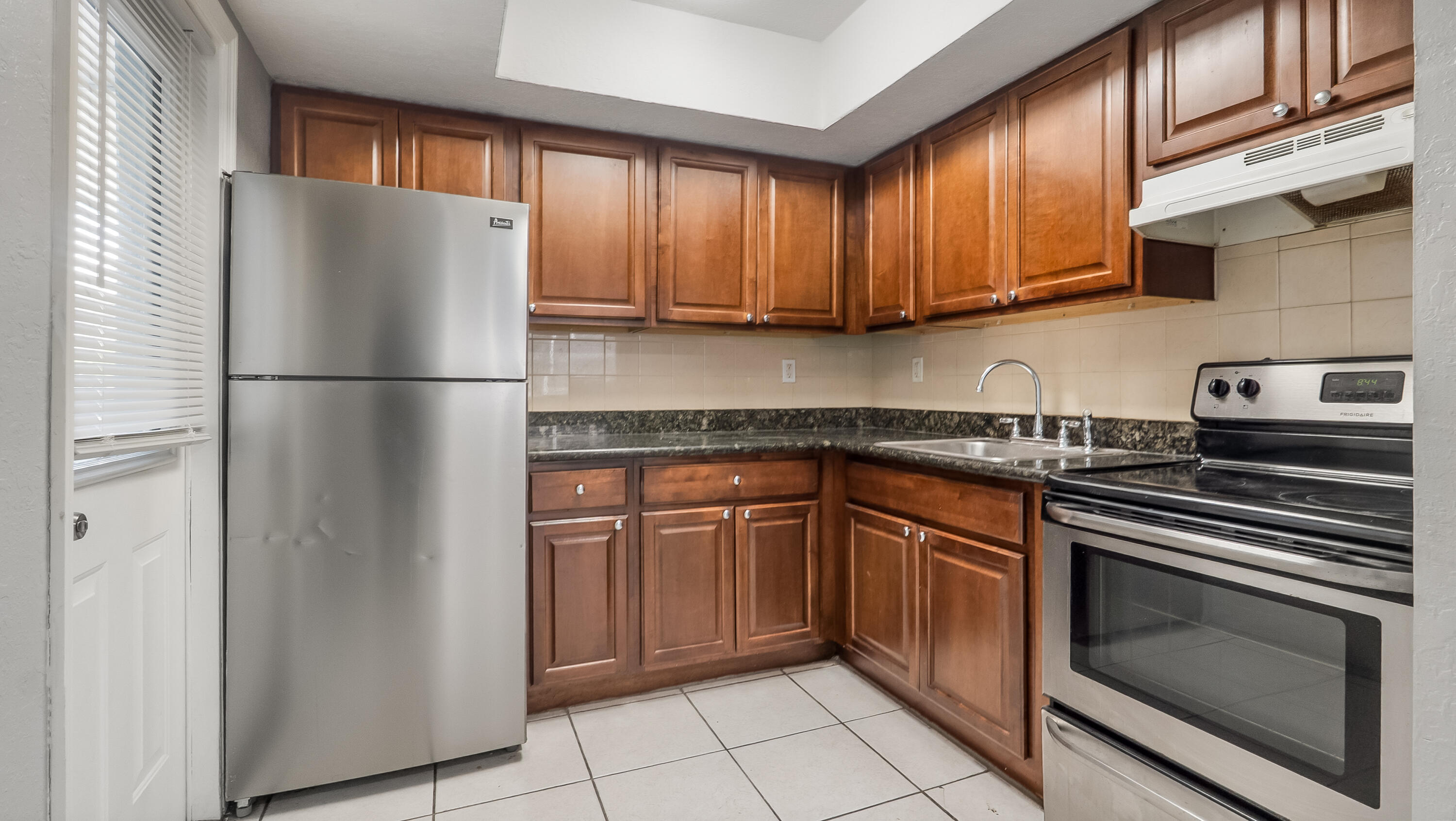 RIVERSIDE - Residential Lease