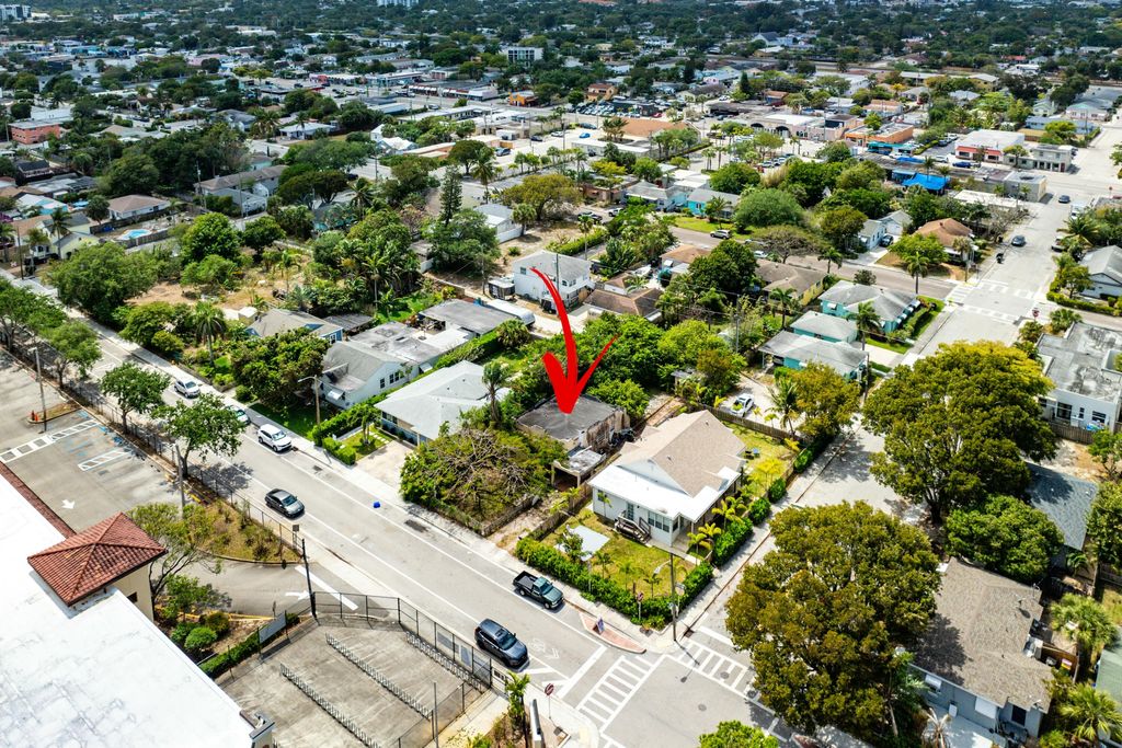 Photo of 825 N K Street, Lake Worth Beach, FL 33460 (MLS # R11077443)