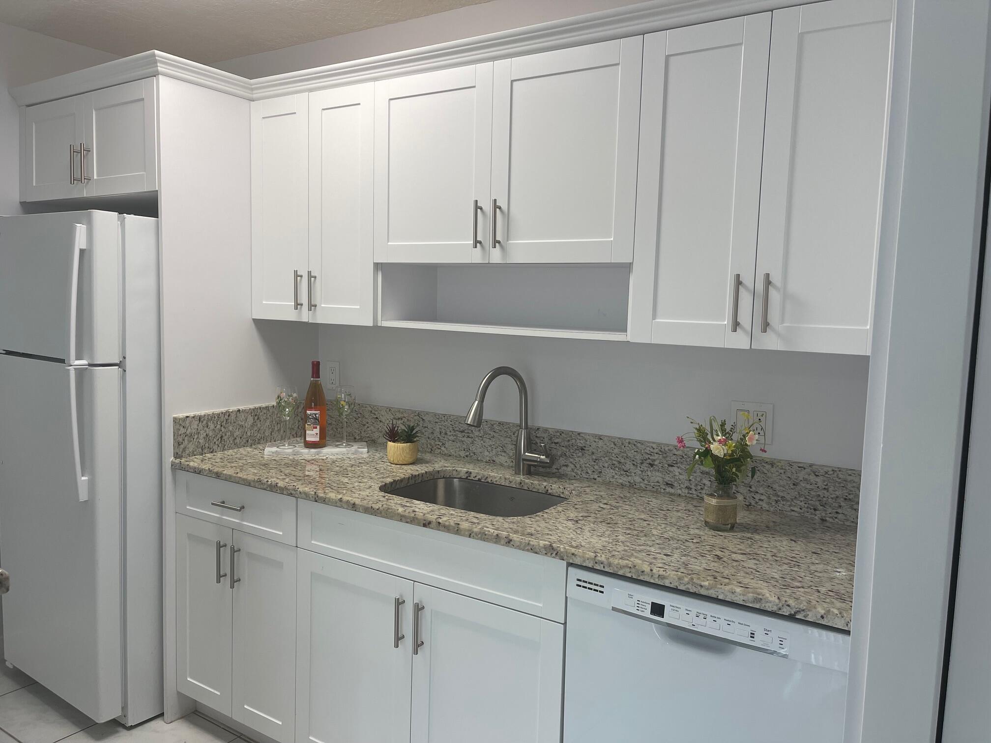 639 Executive Center Drive O-107