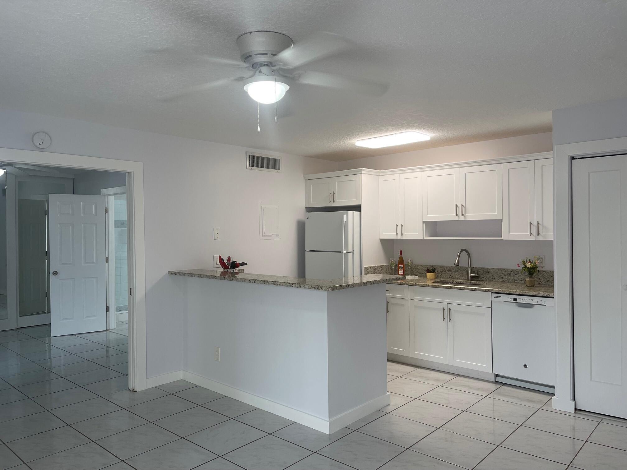 639 Executive Center Drive O-107