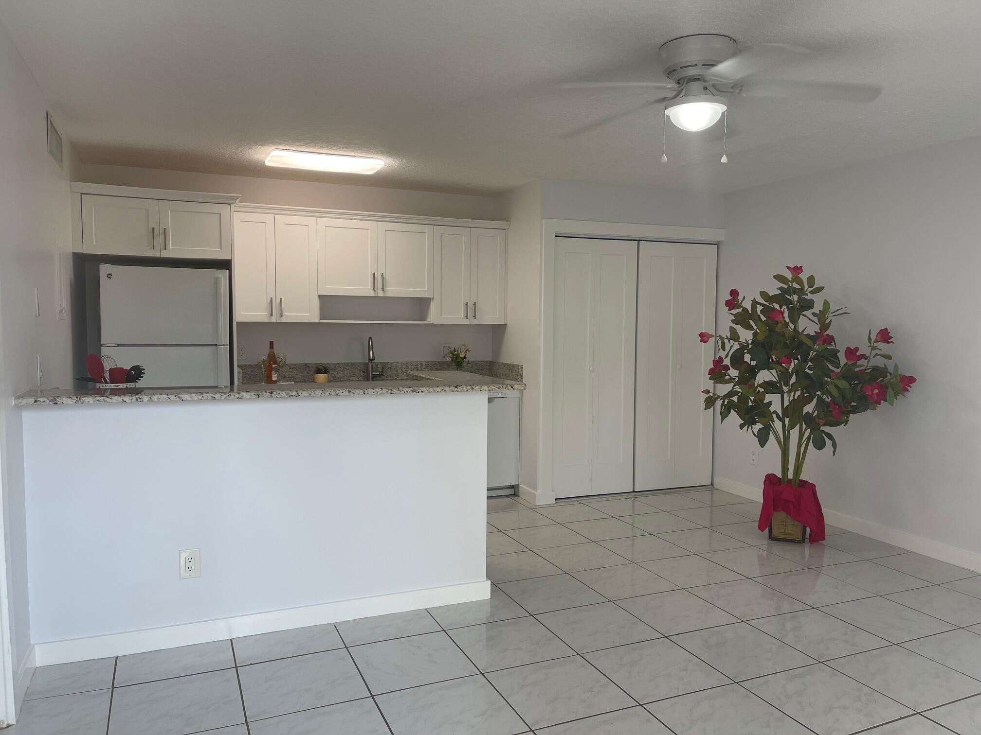639 Executive Center Drive O-107