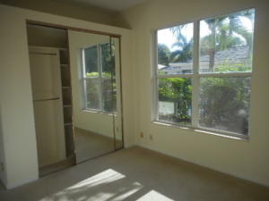 SHORES 4 - Residential