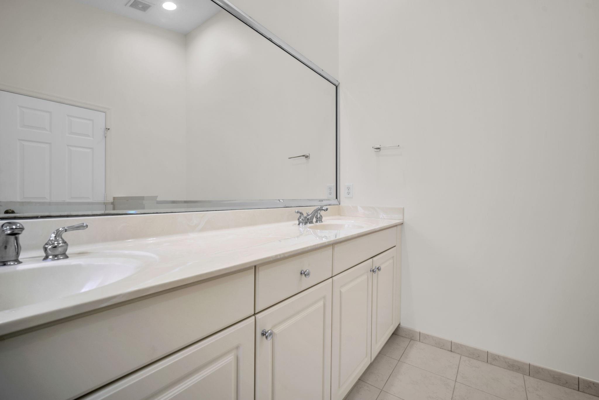 Rolling Hills Golf & Tenn - Residential Lease