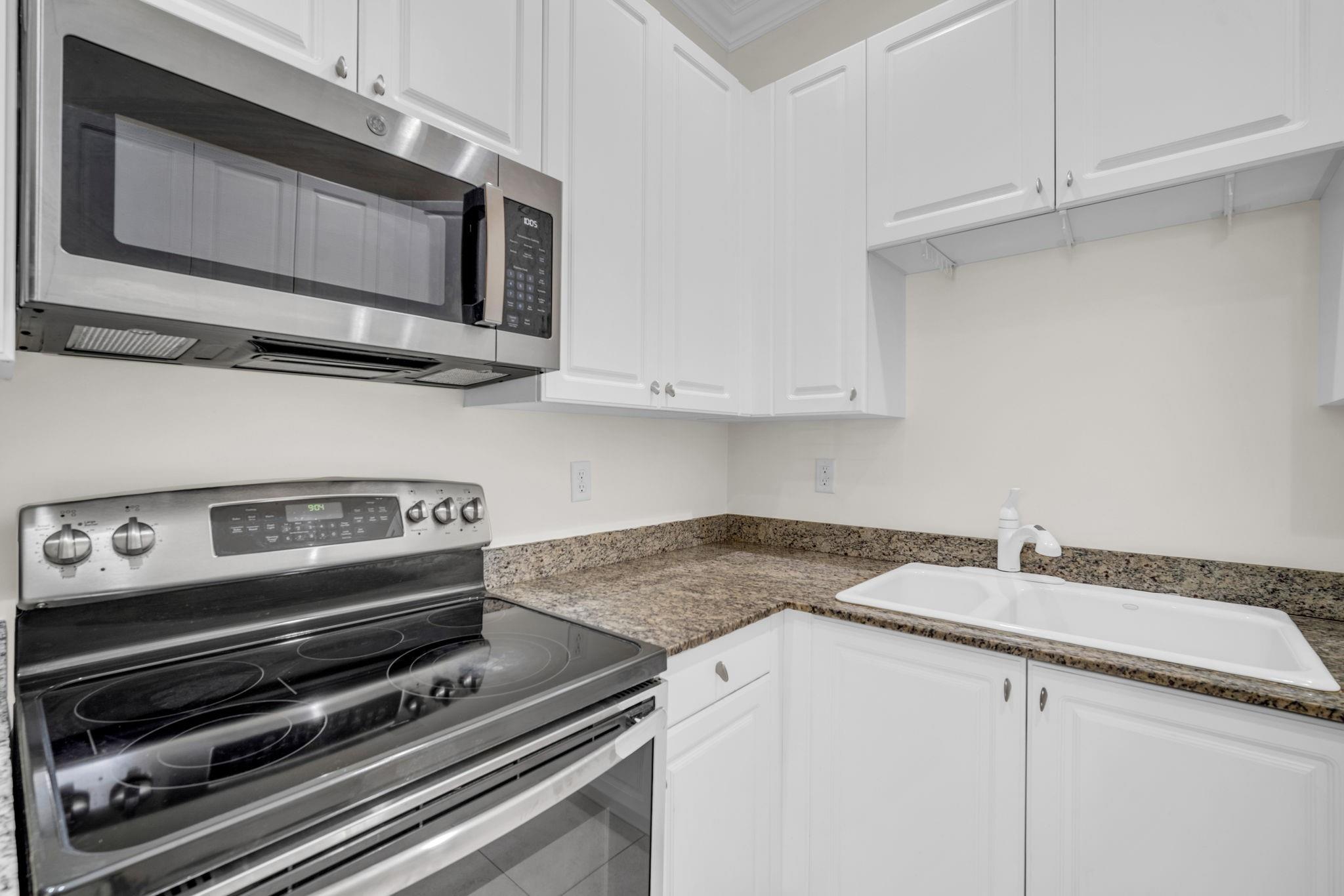 Rolling Hills Golf & Tenn - Residential Lease