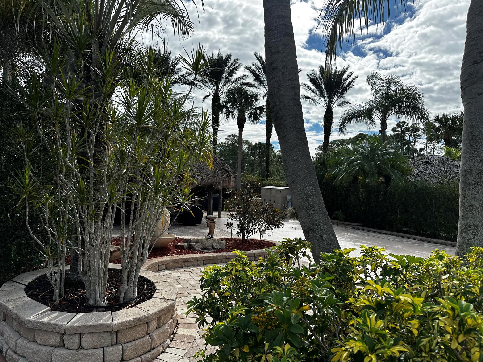 OUTDOOR RESORTS AT ST LUC - Land