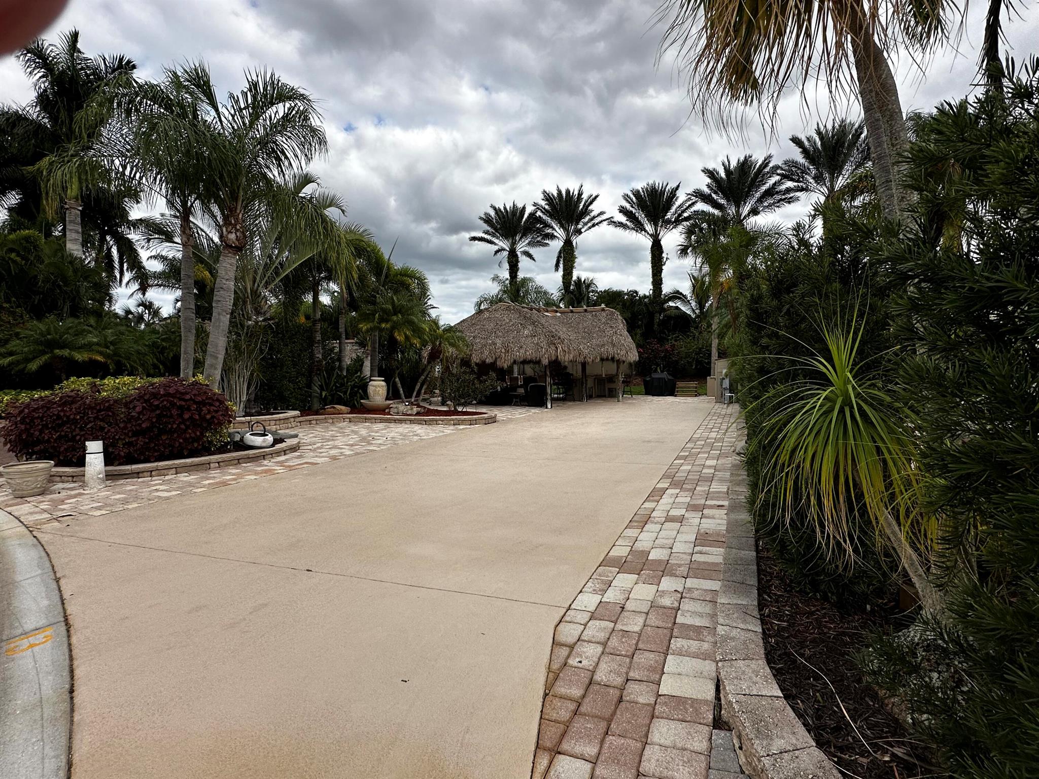 OUTDOOR RESORTS AT ST LUC - Land