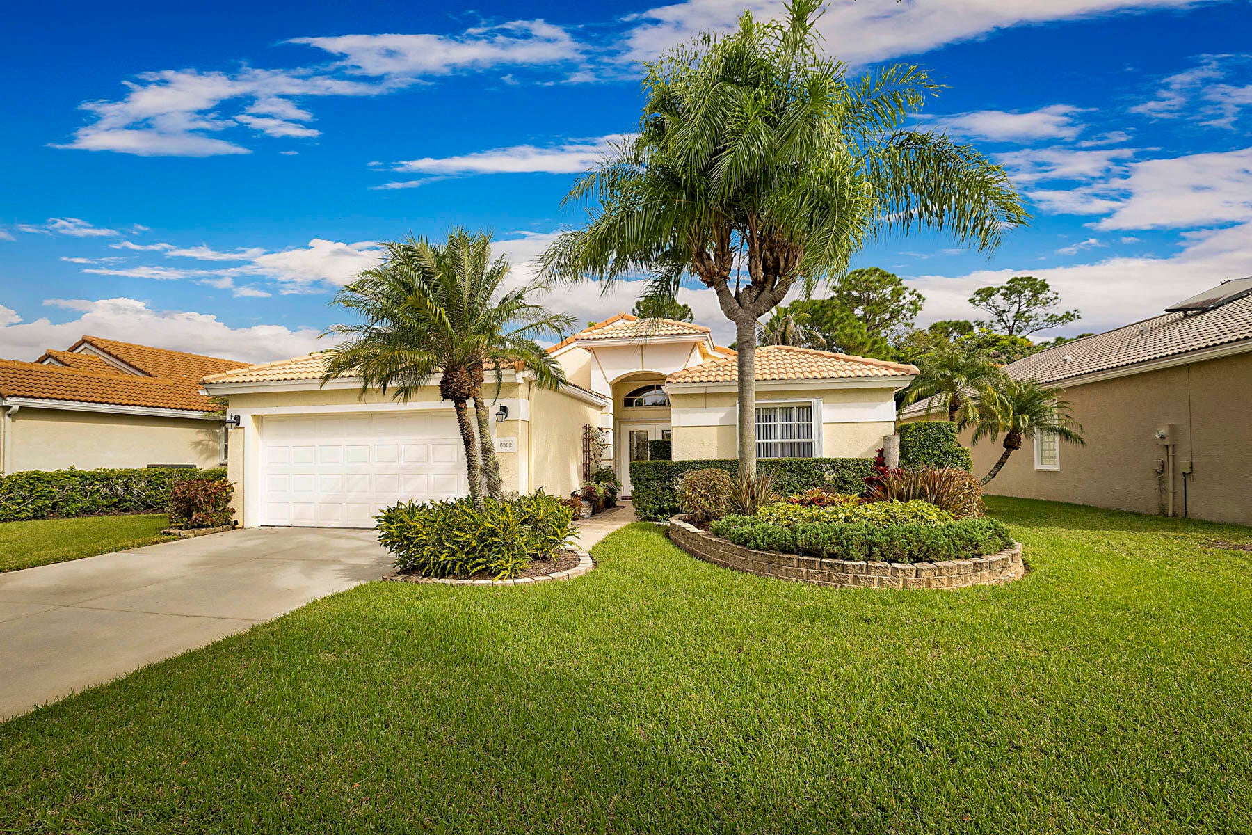 6992 SE TWIN OAKS Circle SE