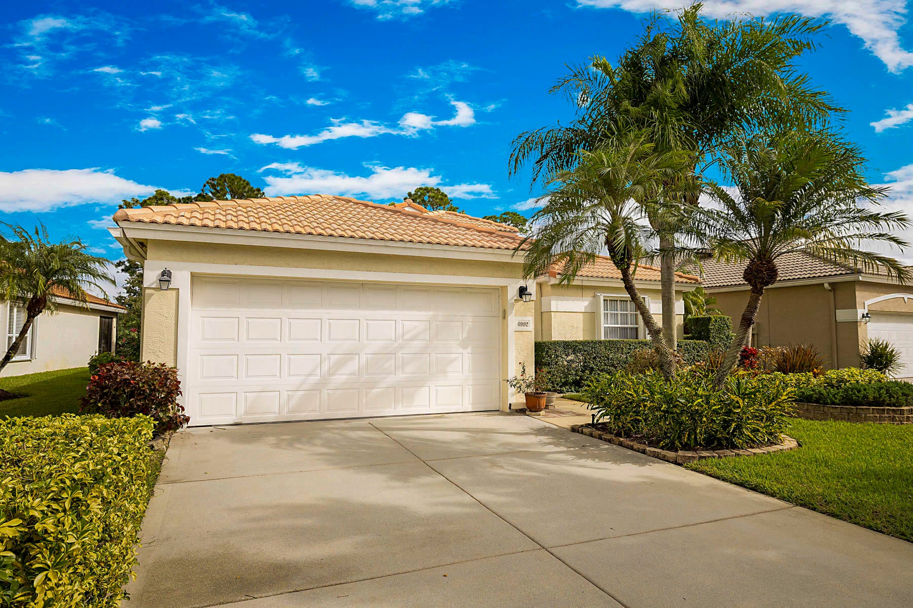 6992 SE TWIN OAKS Circle SE