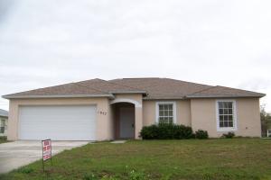 CBS 3/2/2 living rm and family rm plus a screened porch. small pet only