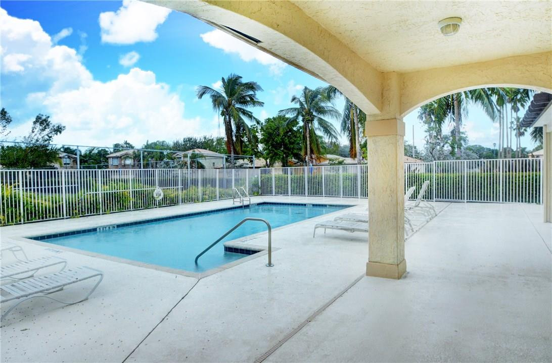 Regency Lakes At Coconut - Residential