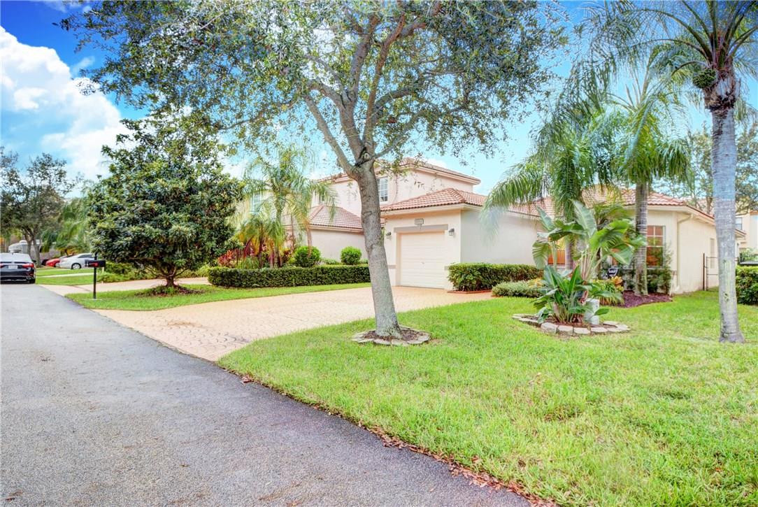 Regency Lakes At Coconut - Residential