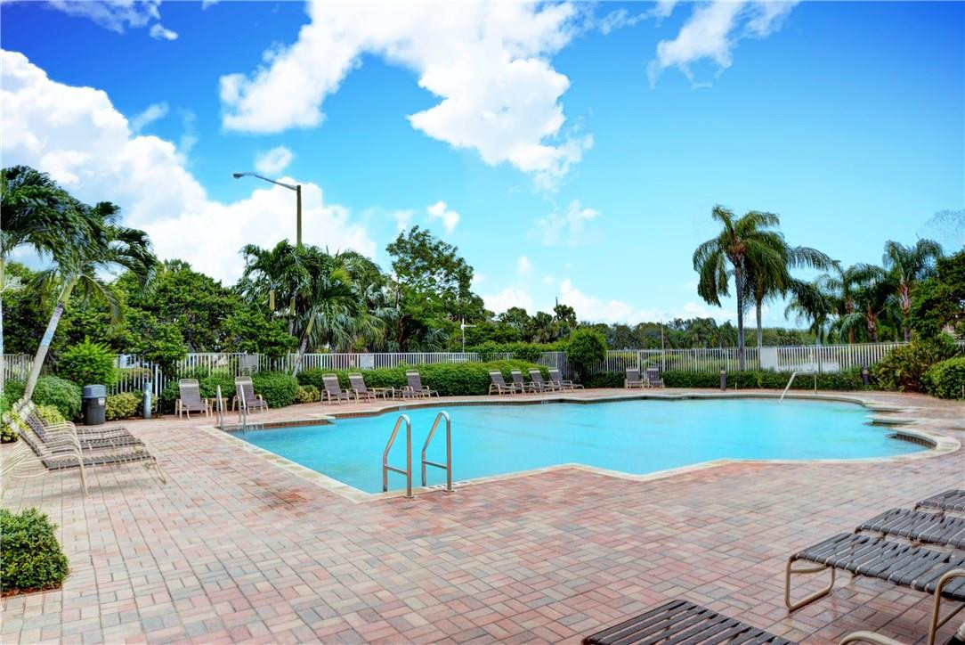Regency Lakes At Coconut - Residential